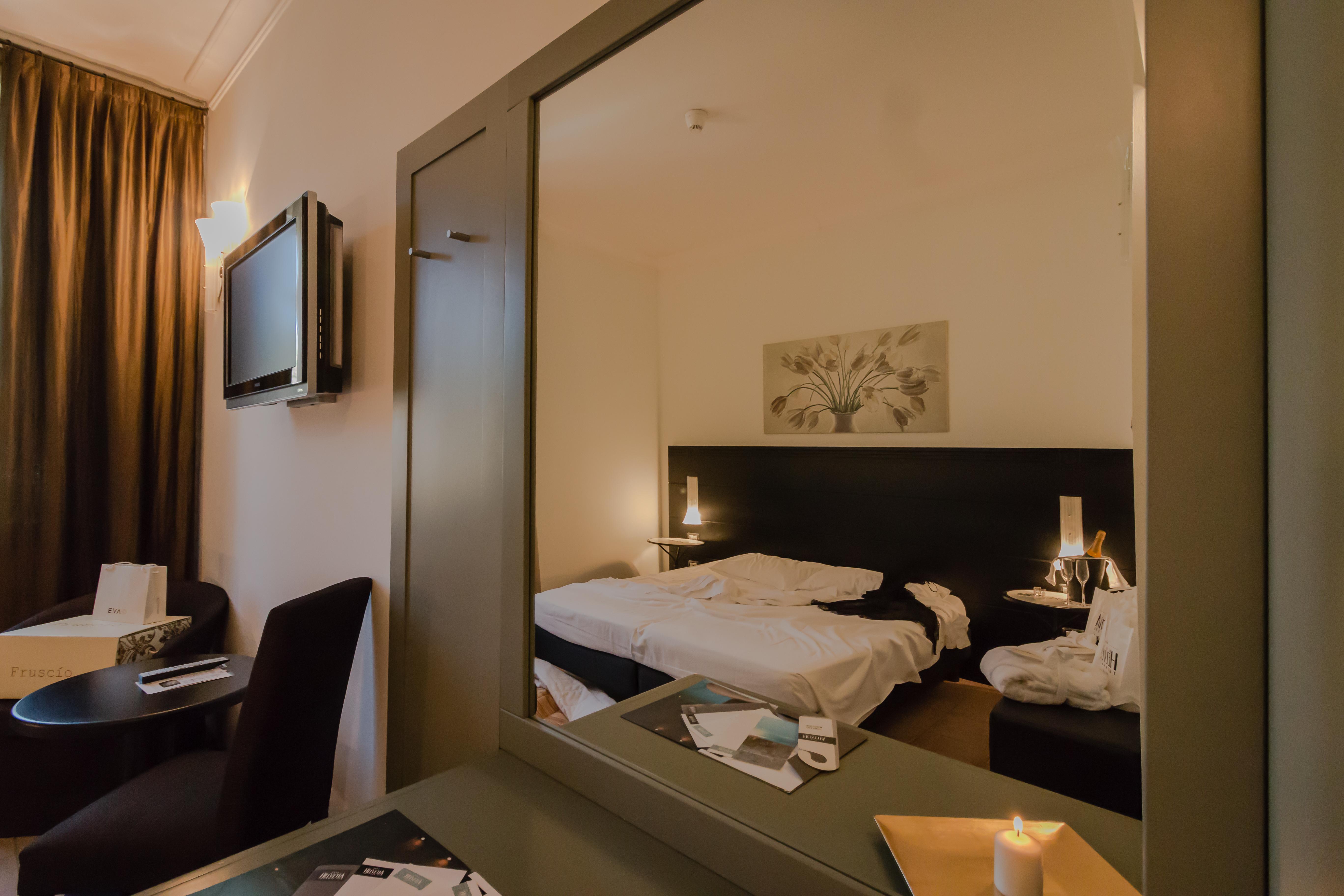 Hotel Helvetia Thermal Spa ปอร์เรตตา แตร์เม ภายนอก รูปภาพ