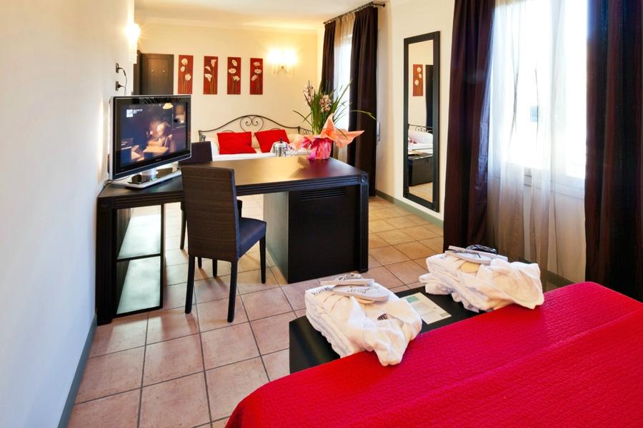 Hotel Helvetia Thermal Spa ปอร์เรตตา แตร์เม ภายนอก รูปภาพ