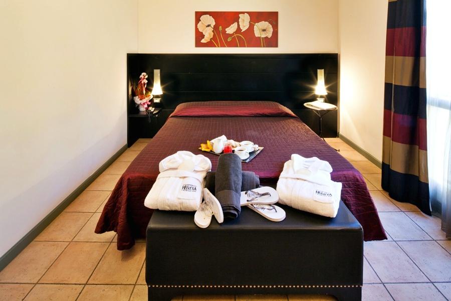 Hotel Helvetia Thermal Spa ปอร์เรตตา แตร์เม ภายนอก รูปภาพ