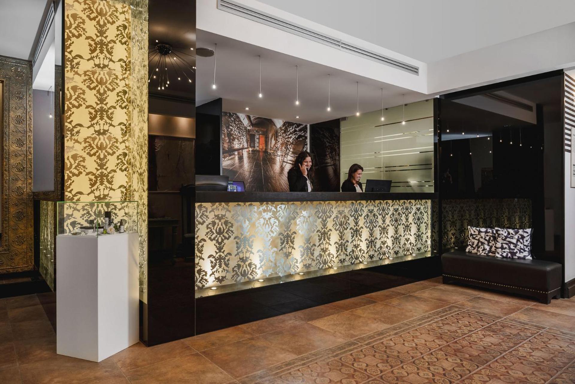 Hotel Helvetia Thermal Spa ปอร์เรตตา แตร์เม ภายนอก รูปภาพ